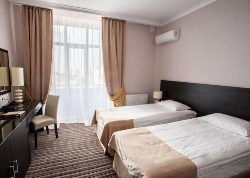 Hotel Optima Sumy Exterior foto
